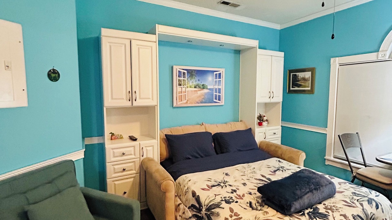 Photo of Bedroom in Arcadian Shores