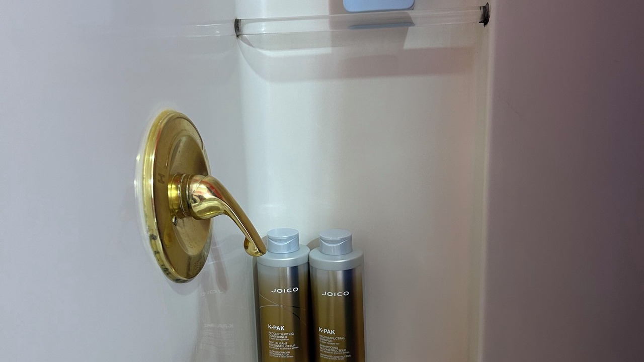 Photo of Bathroom in Arcadian Shores