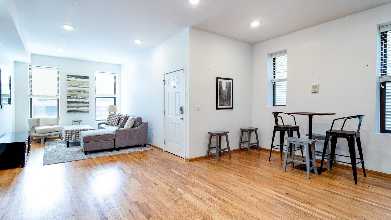 Photo of Livingroom in Pulaski Park