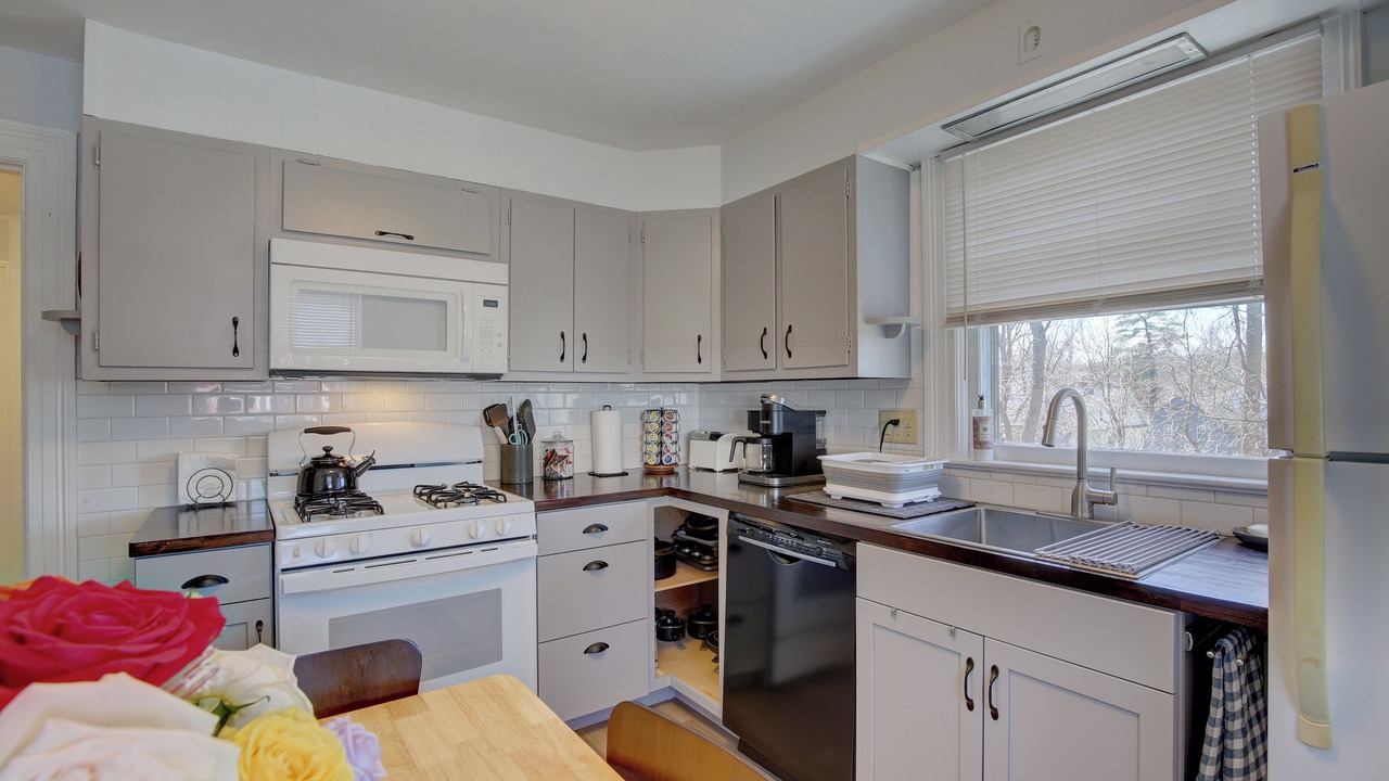 Photo of Kitchen in Kingston Stockade District