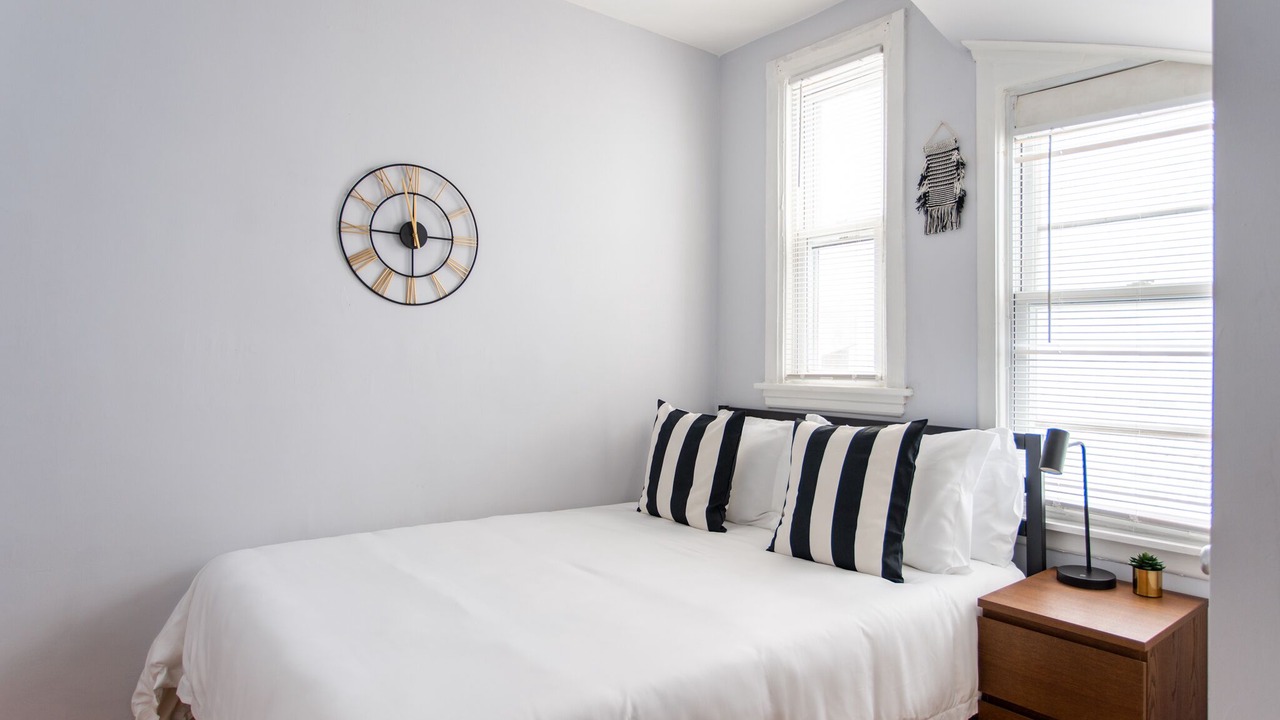 Photo of Bedroom in Logan Square