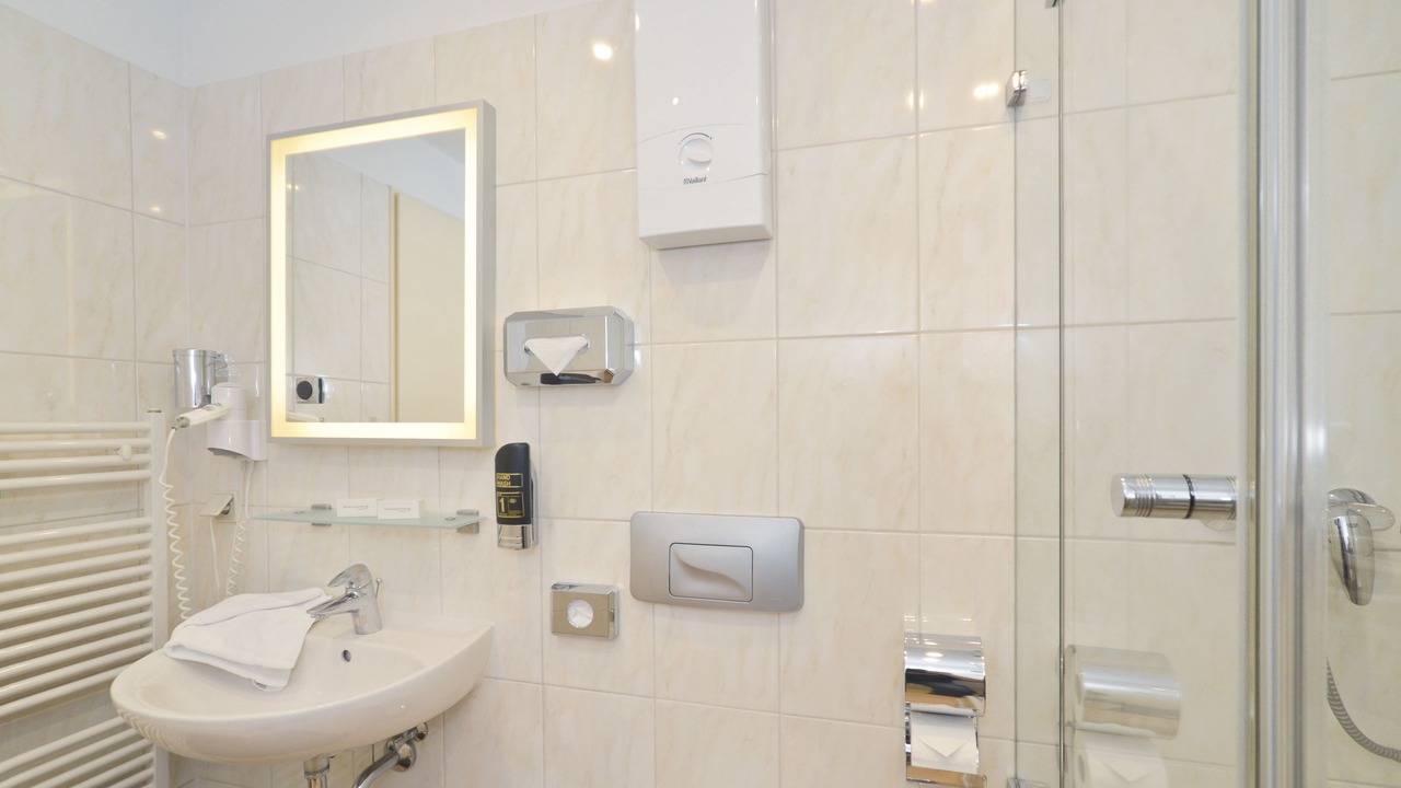 Photo of Bathroom in West Berlin Centre