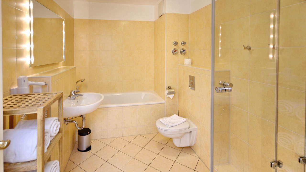 Photo of Bathroom in West Berlin Centre