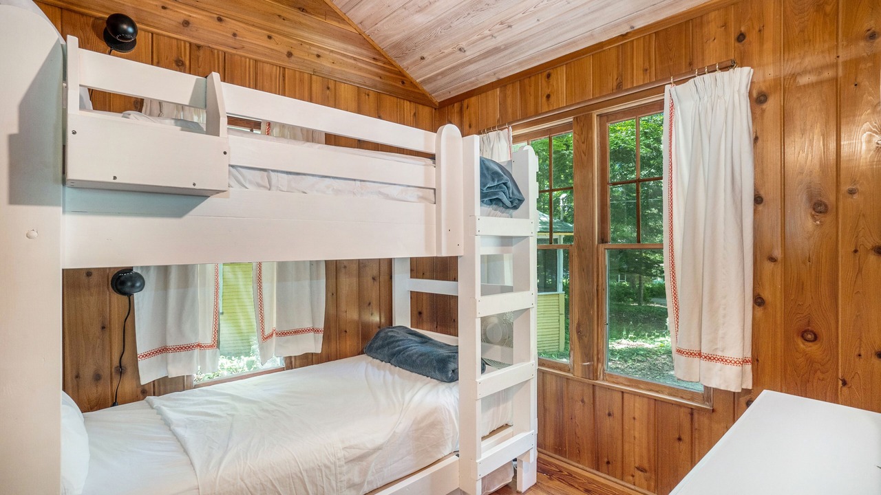 Photo of Bedroom in Frankfort