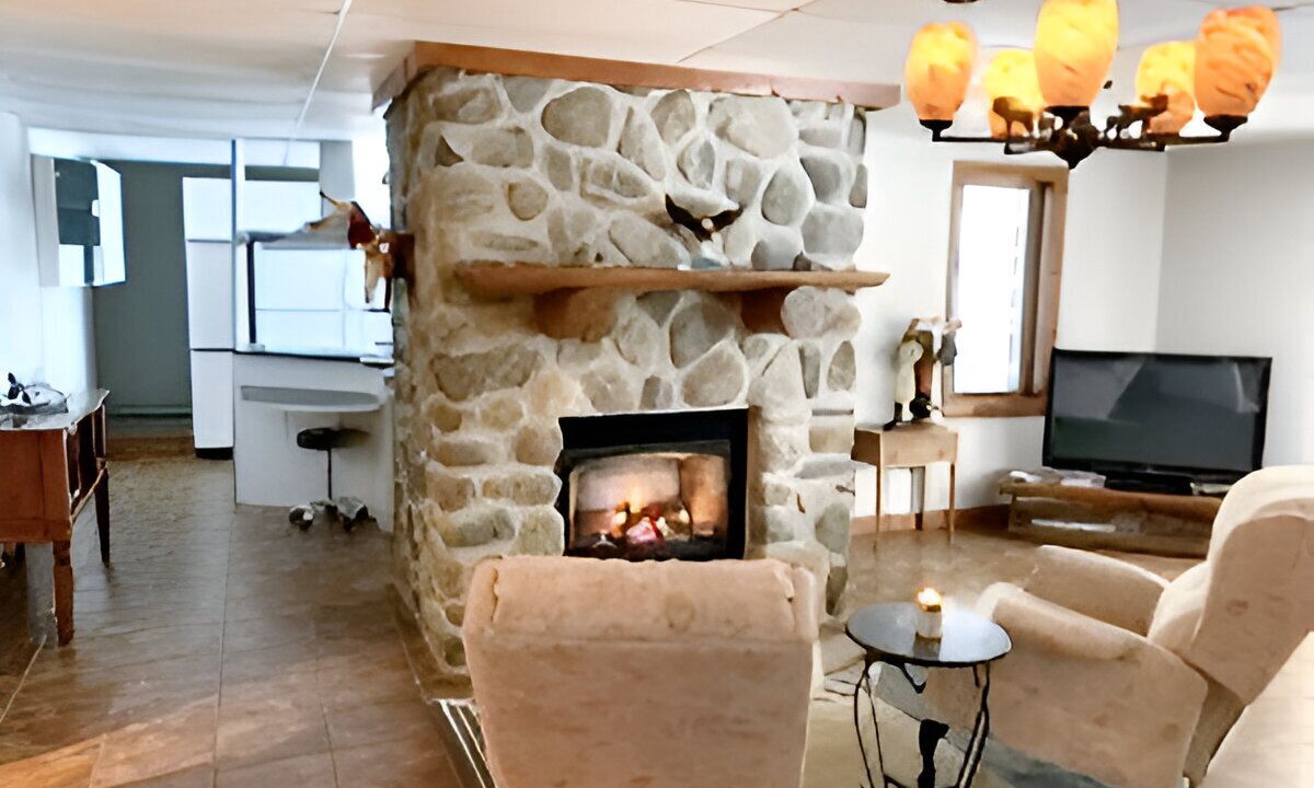 Photo of Livingroom in Saint-Etienne-De-Bolto