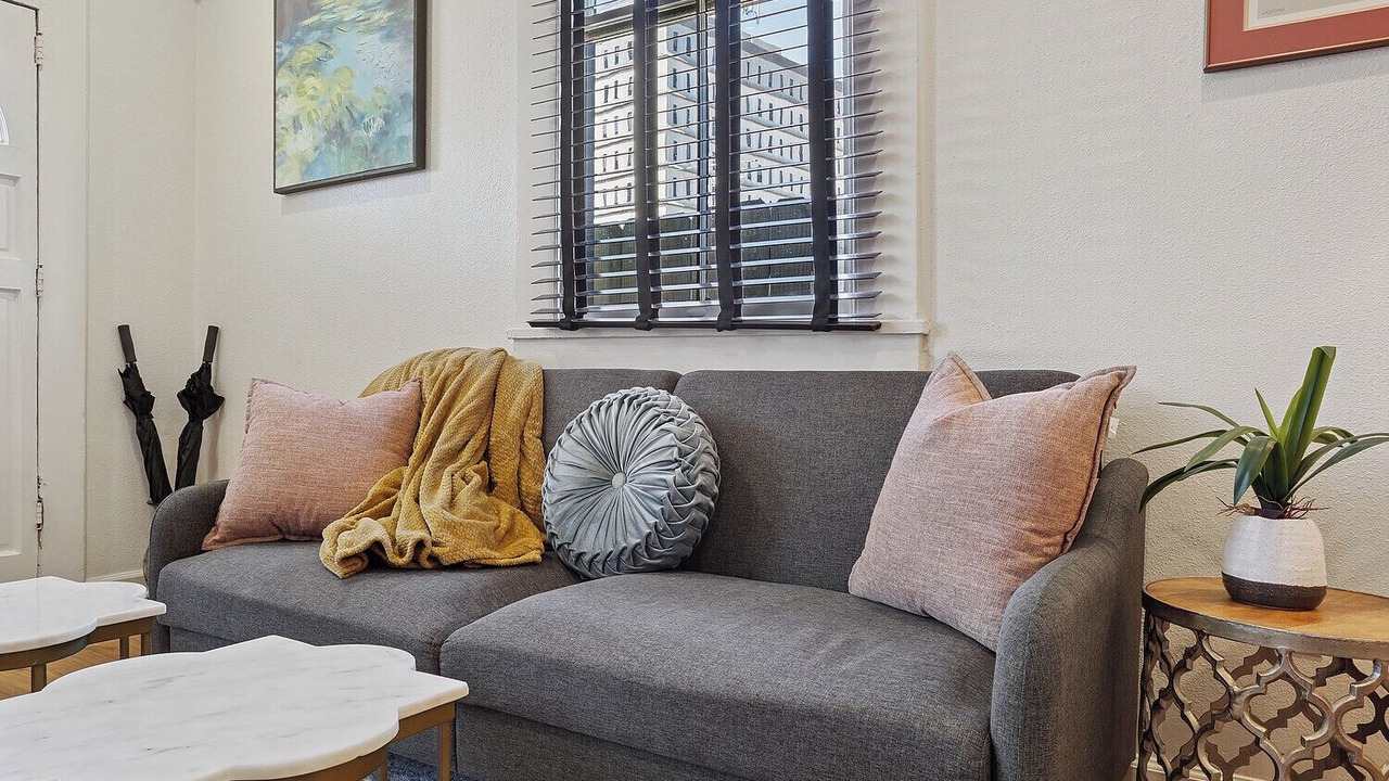 Photo of Livingroom in Tulane - Gravier