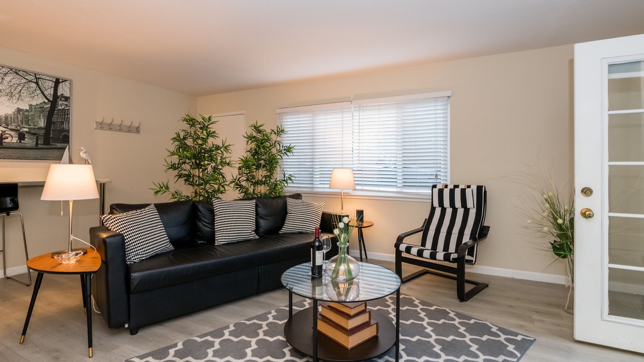 Photo of Livingroom in Downtown North