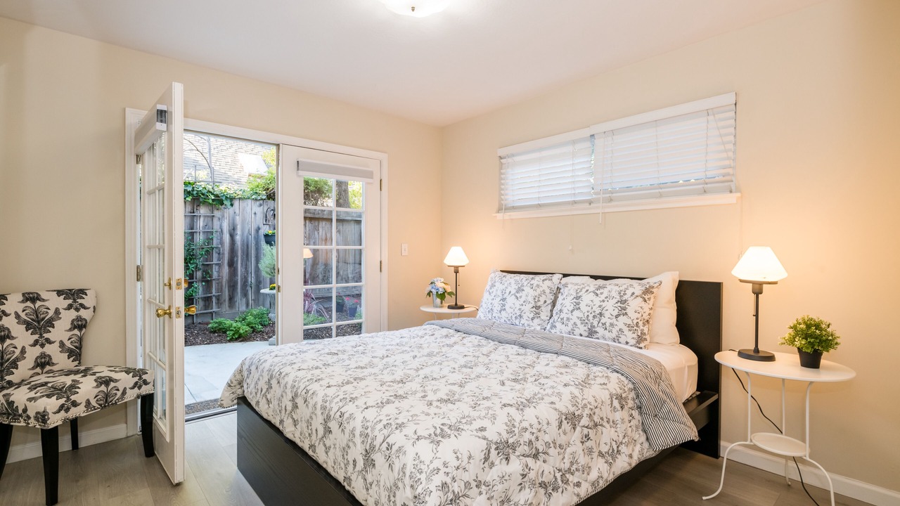 Photo of Bedroom in Downtown North