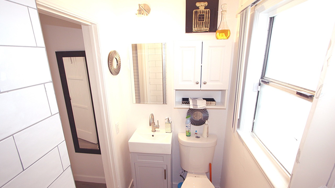 Photo of Bathroom in Belmont Shore