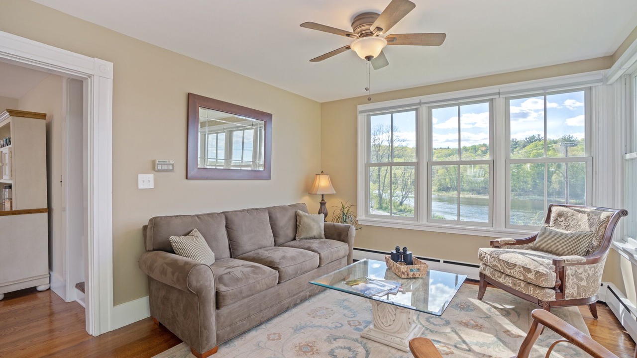 Photo of Livingroom in Collinsville