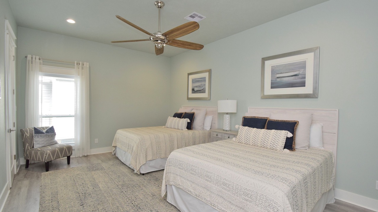Photo of Bedroom in Crystal Beach