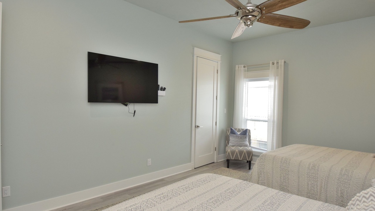 Photo of Bedroom in Crystal Beach