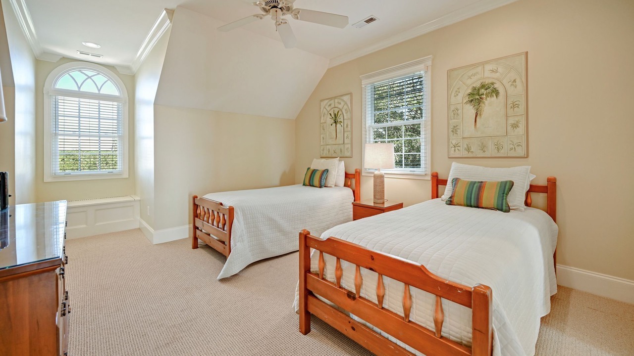 Photo of Bedroom in Debordieu Colony