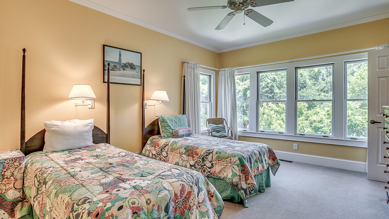 Photo of Bedroom in Debordieu Colony