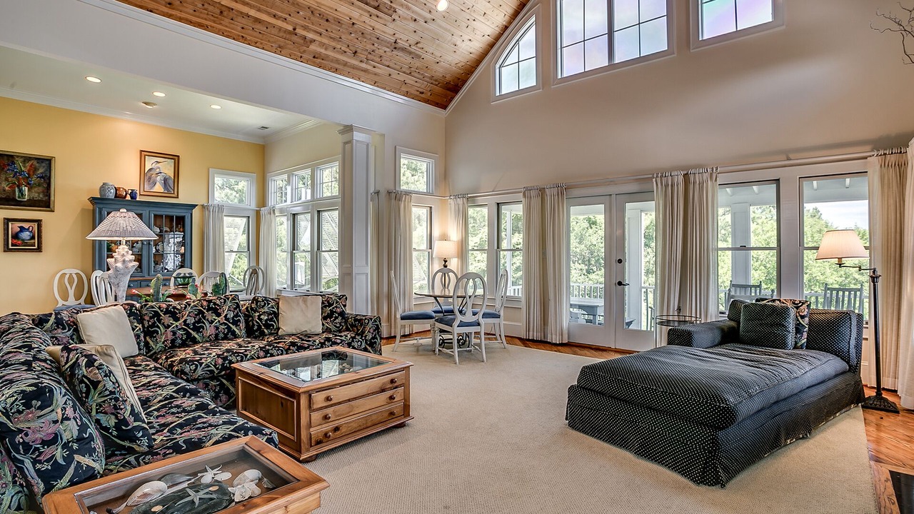 Photo of Livingroom in Debordieu Colony