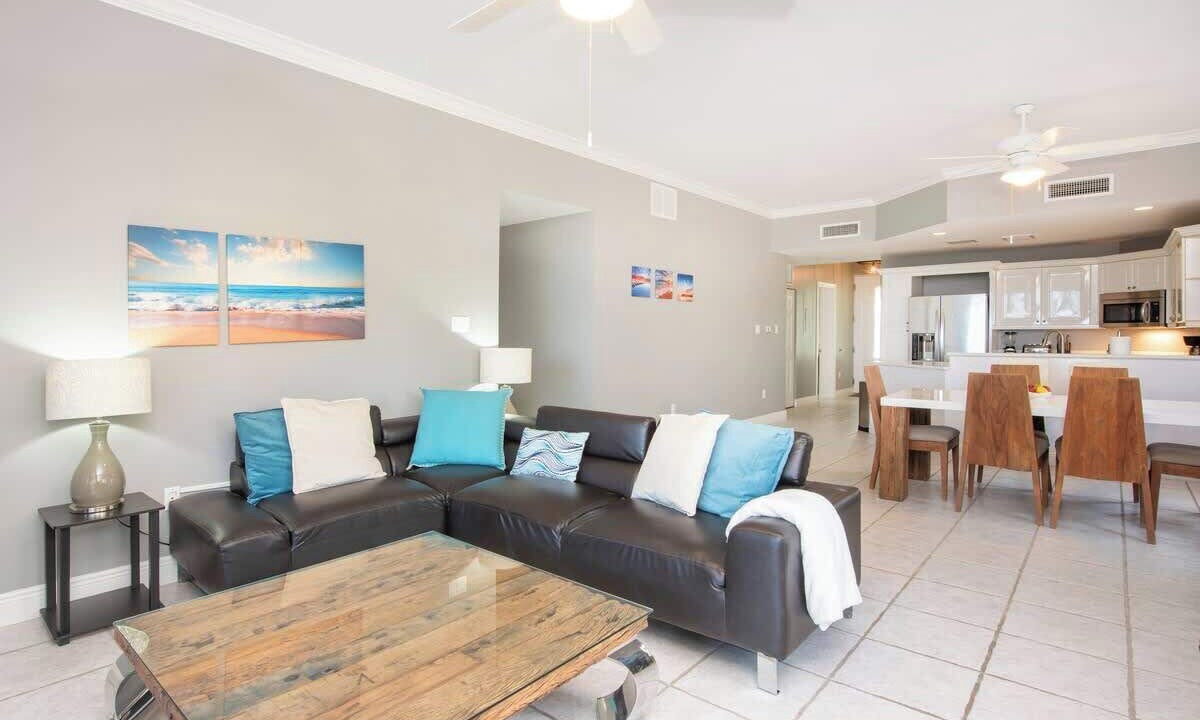 Photo of Livingroom in Old Man Bay