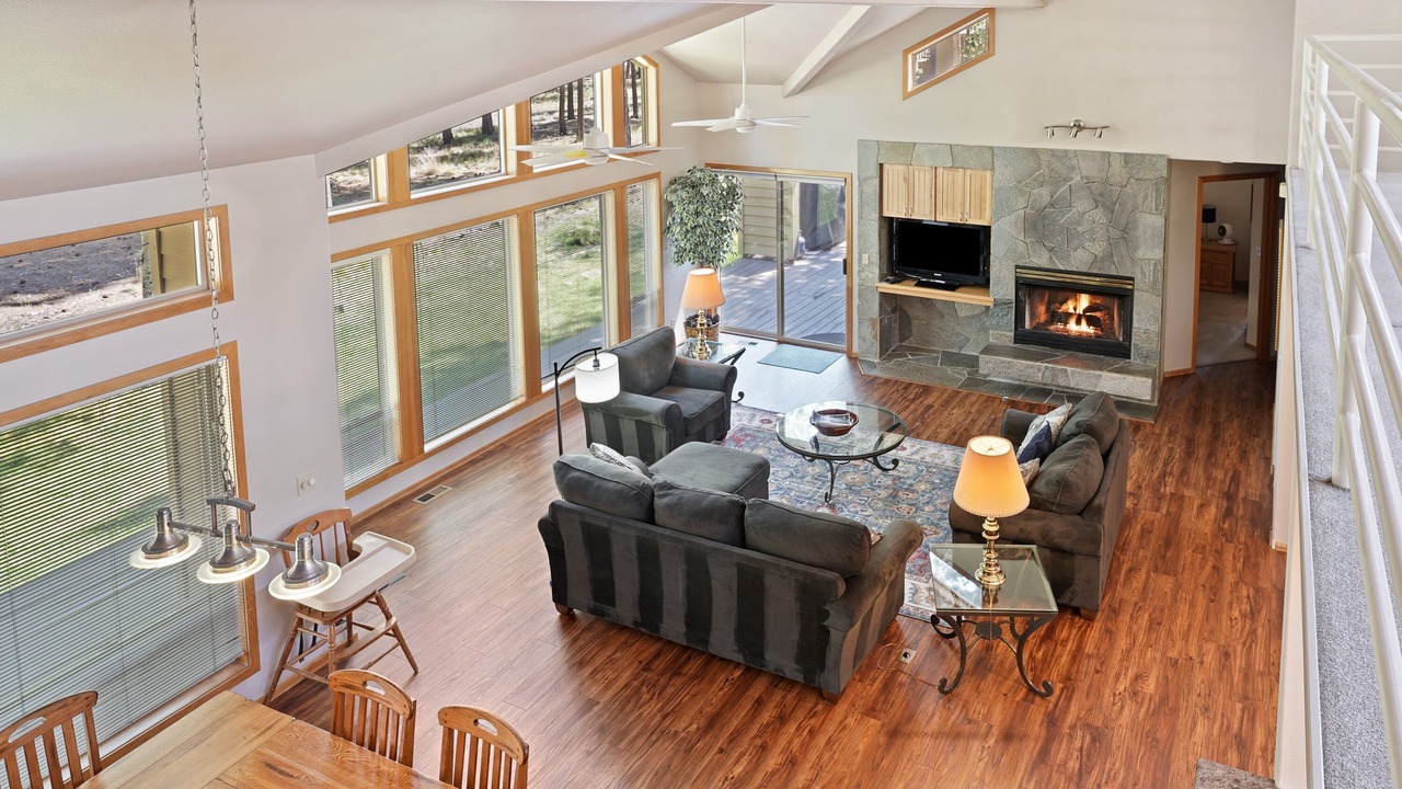 Photo of Livingroom in Sunriver