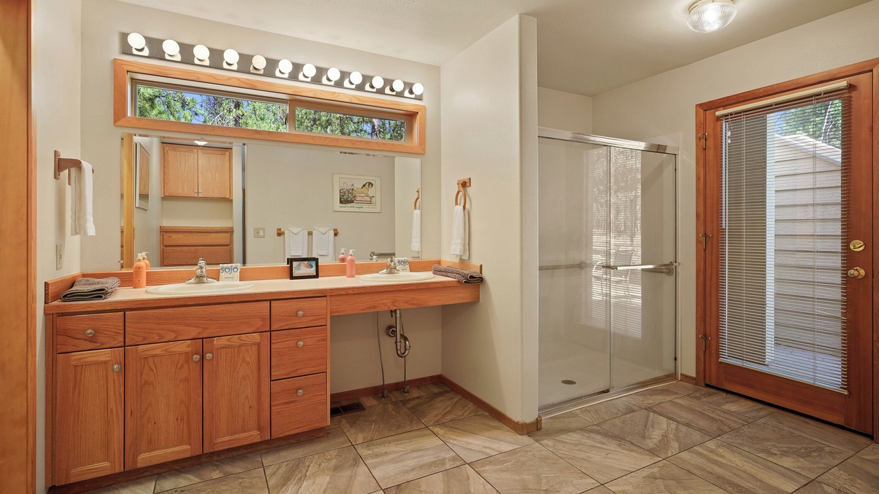 Photo of Bathroom in Sunriver