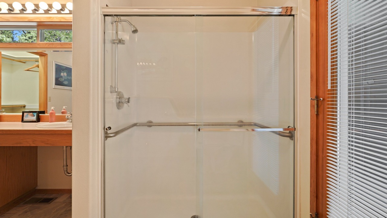 Photo of Bathroom in Sunriver