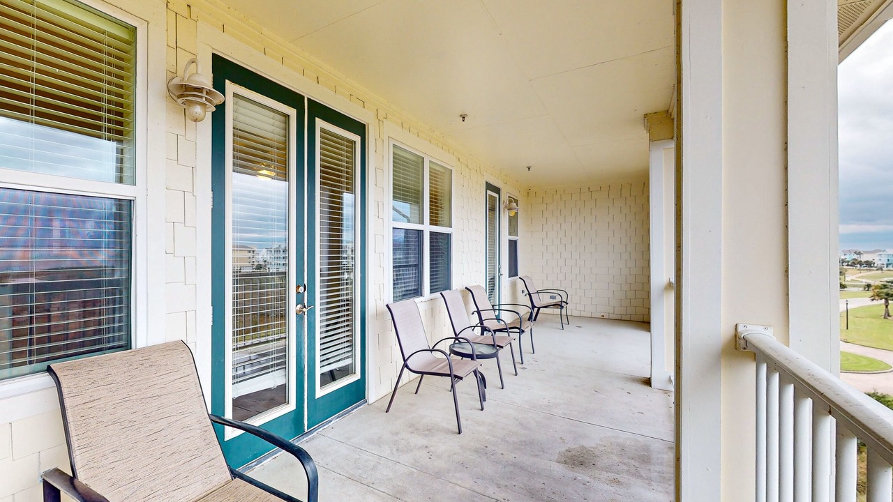 Photo of Patio Balcony in Red Fish Cove