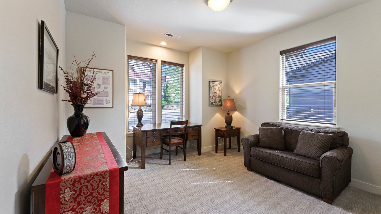 Photo of Livingroom in Bend