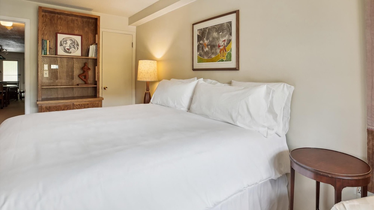 Photo of Bedroom in Downtown