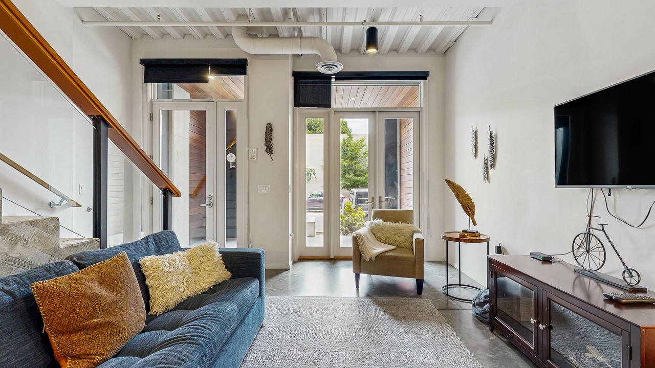 Photo of Livingroom in Nob Hill