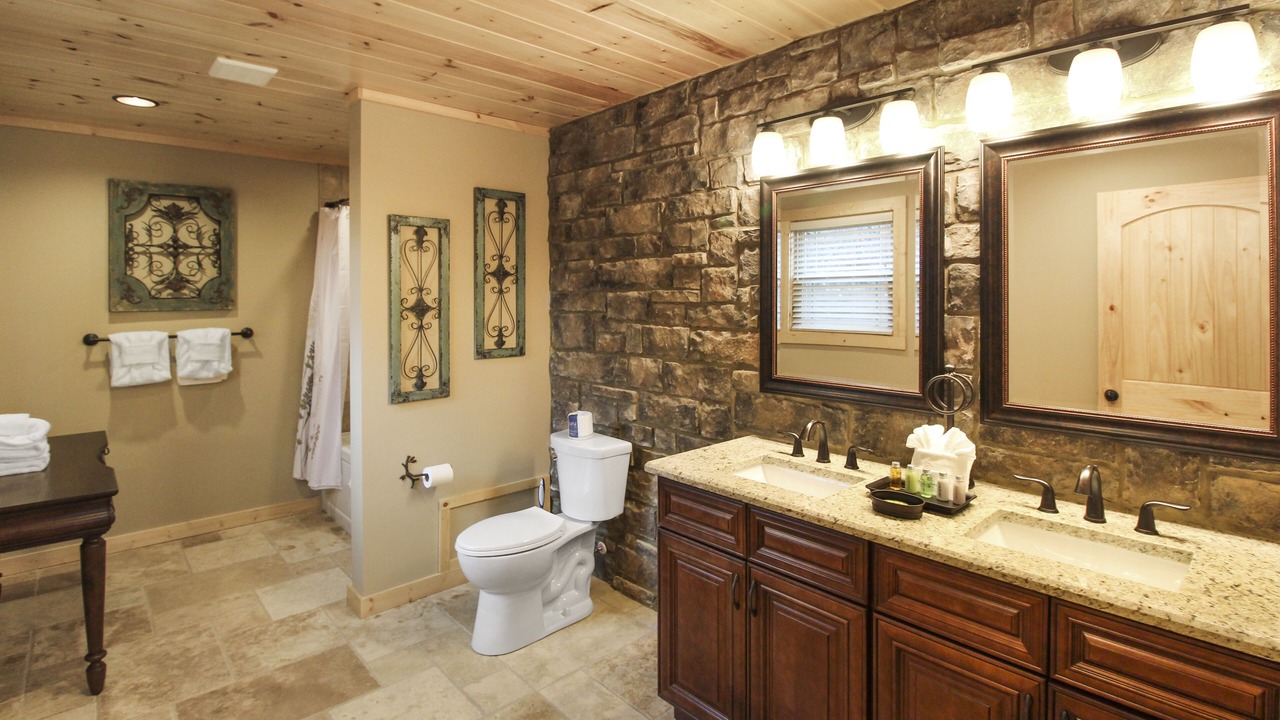 Photo of Bathroom in Chalet Village North