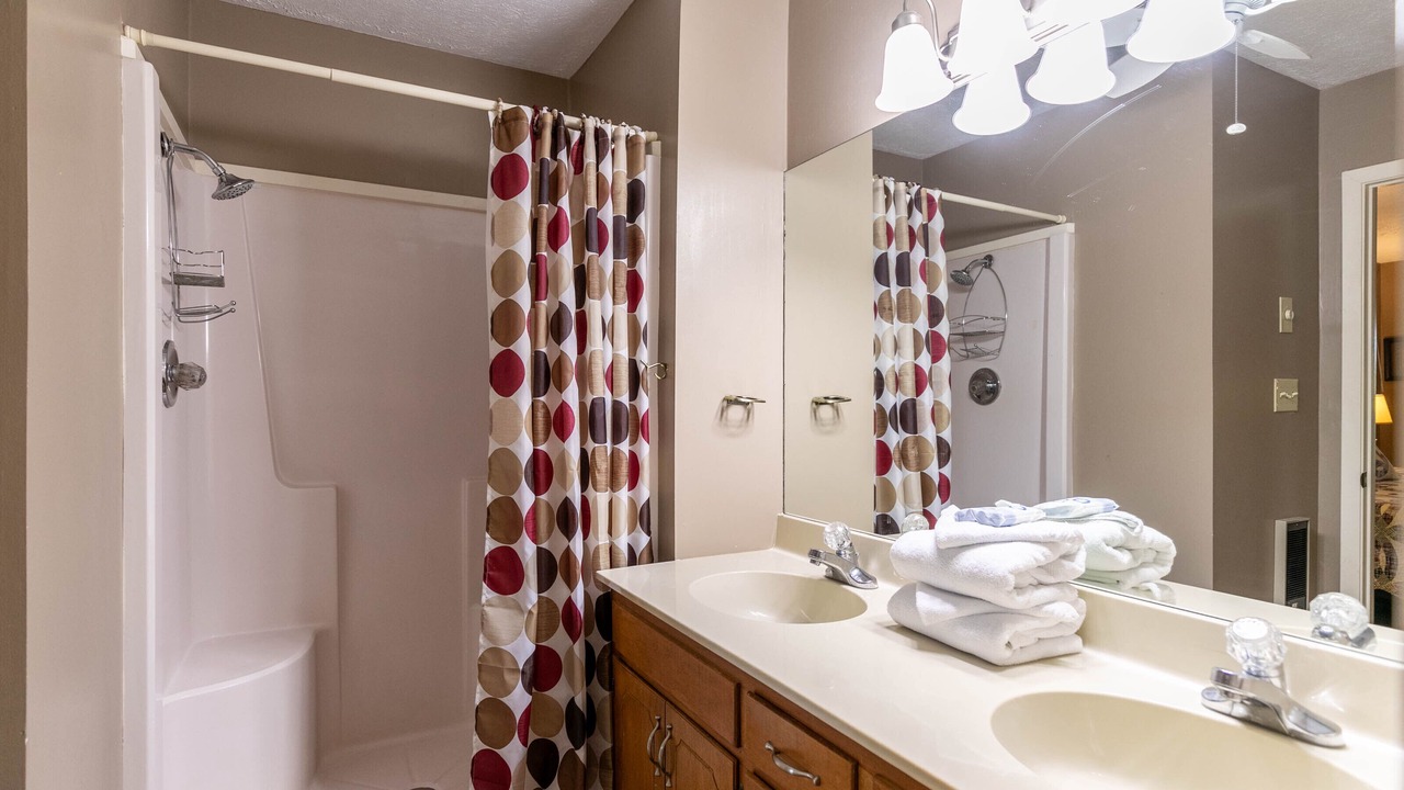 Photo of Bathroom in Seven Devils