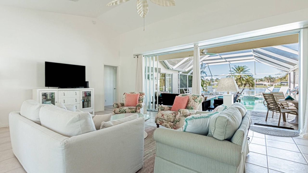 Photo of Livingroom in Central Naples
