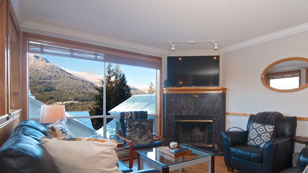 Photo of Livingroom in Whistler Creekside