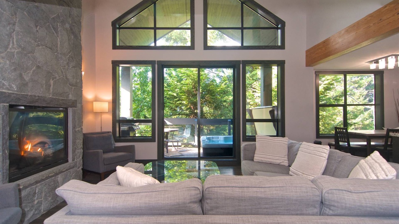 Photo of Livingroom in Whistler Village