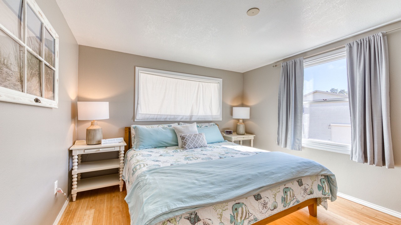 Photo of Bedroom in Rockaway Beach