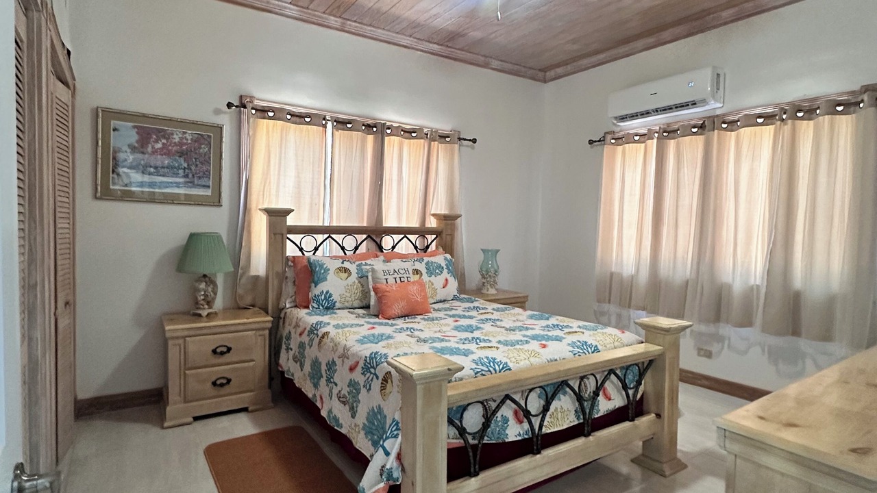 Photo of Bedroom in Gregory Town