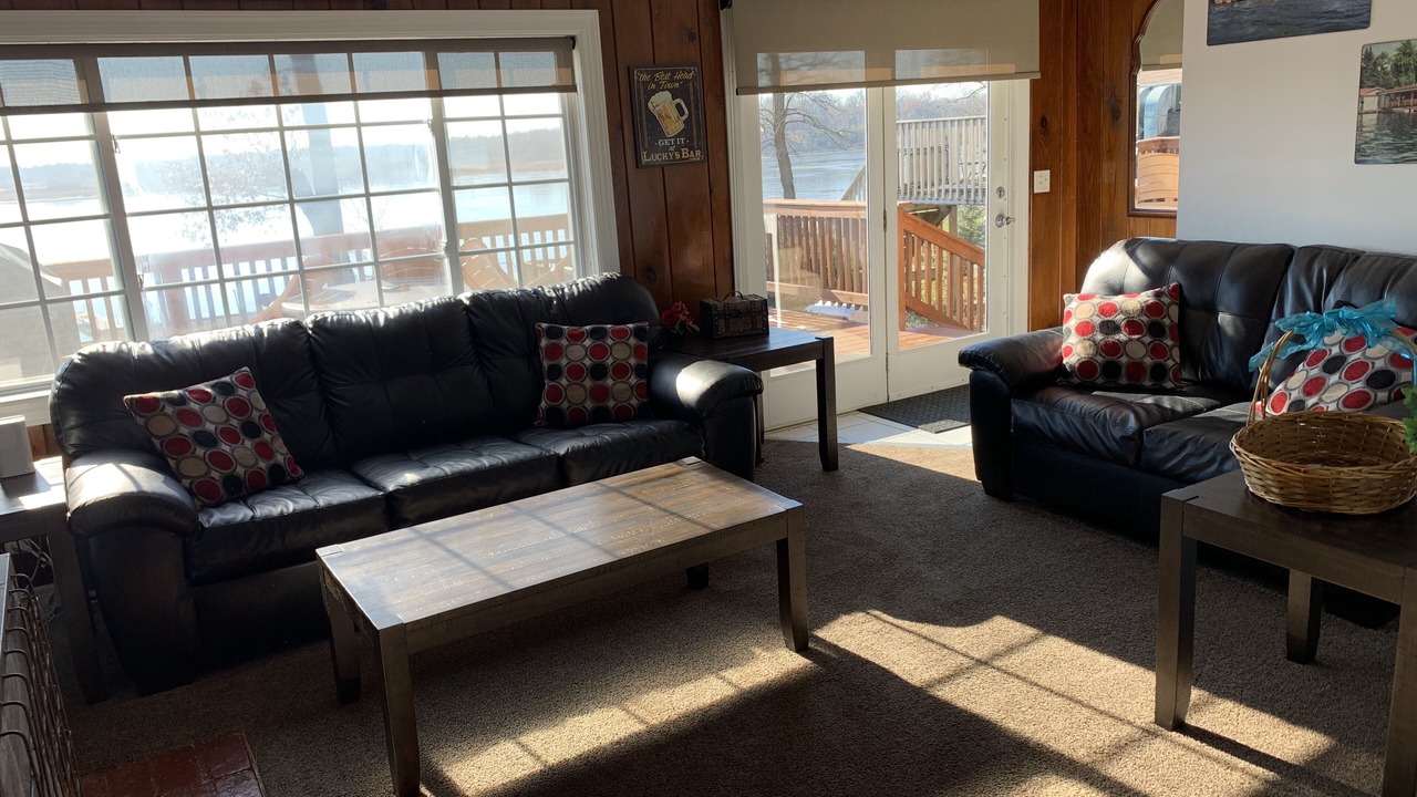 Photo of Livingroom in Fox Lake
