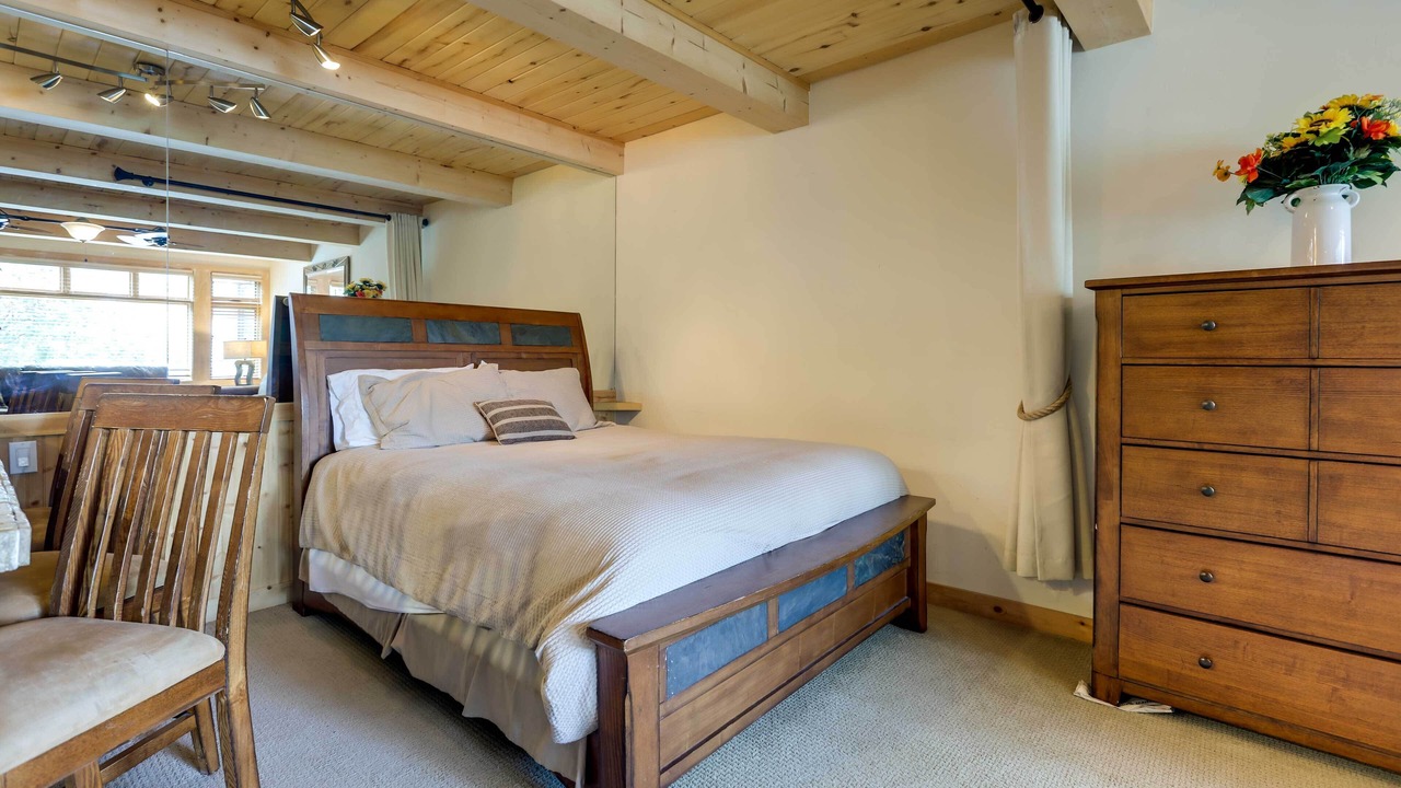 Photo of Bedroom in Snowmass Village
