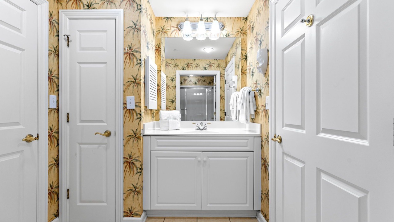 Photo of Bathroom in Arcadian Shores