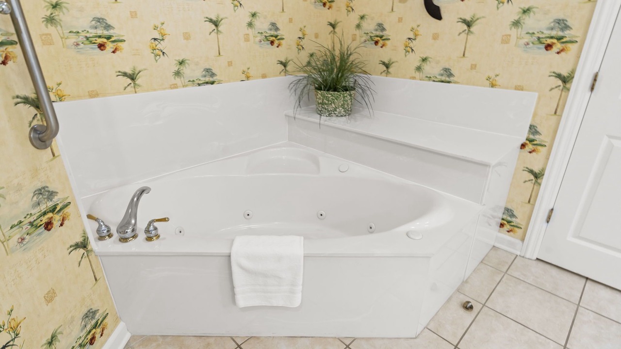 Photo of Bathroom in Arcadian Shores
