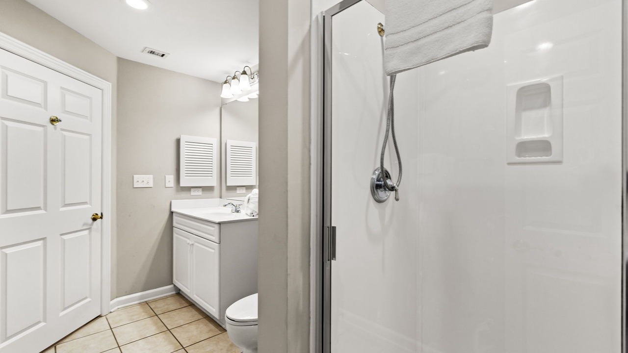 Photo of Bathroom in Arcadian Shores