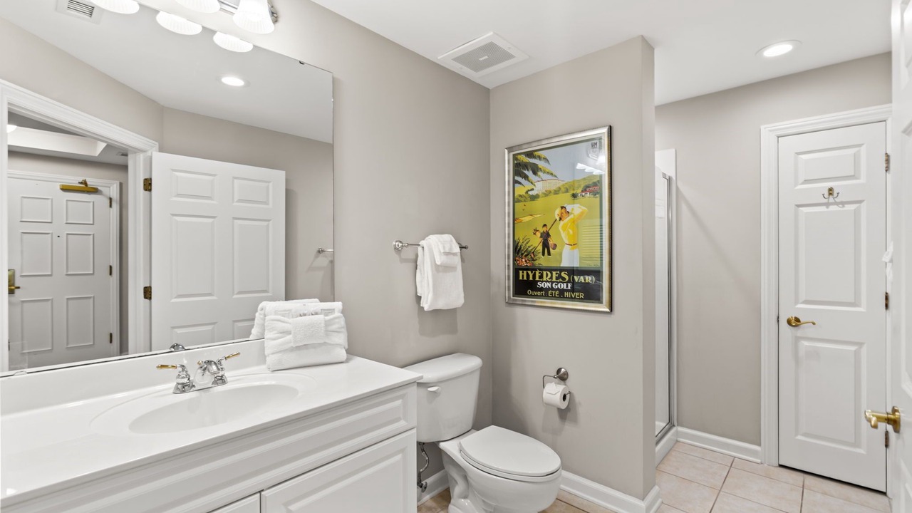 Photo of Bathroom in Arcadian Shores
