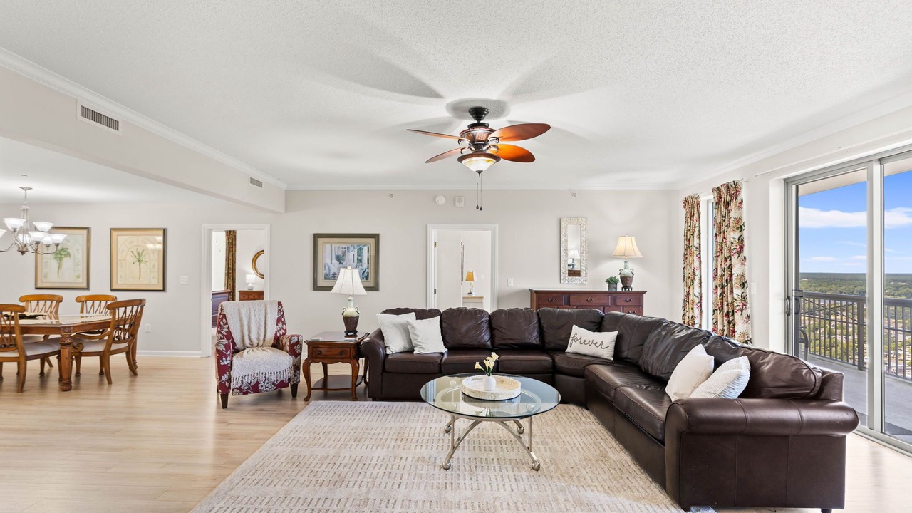 Photo of Livingroom in Arcadian Shores
