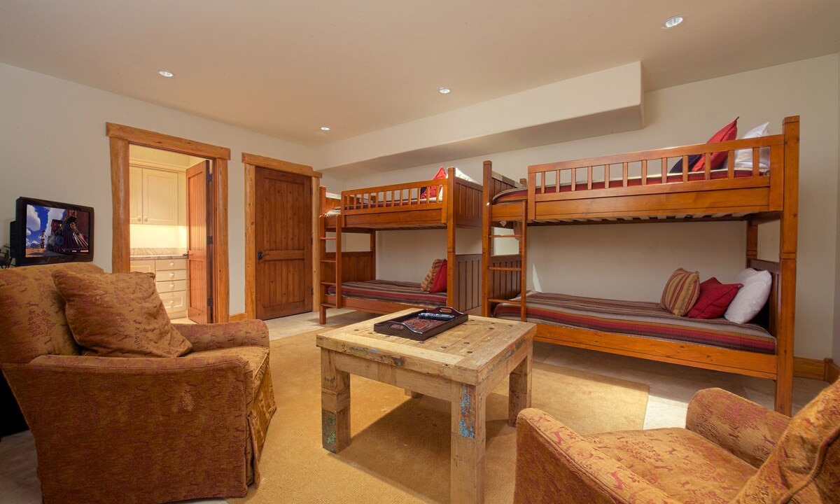 Photo of Livingroom in Granite Ridge