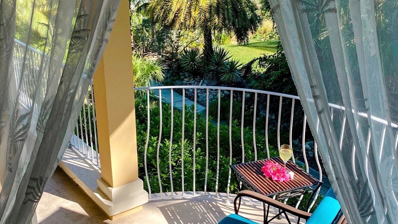 Photo of Patio Balcony in Grace Bay