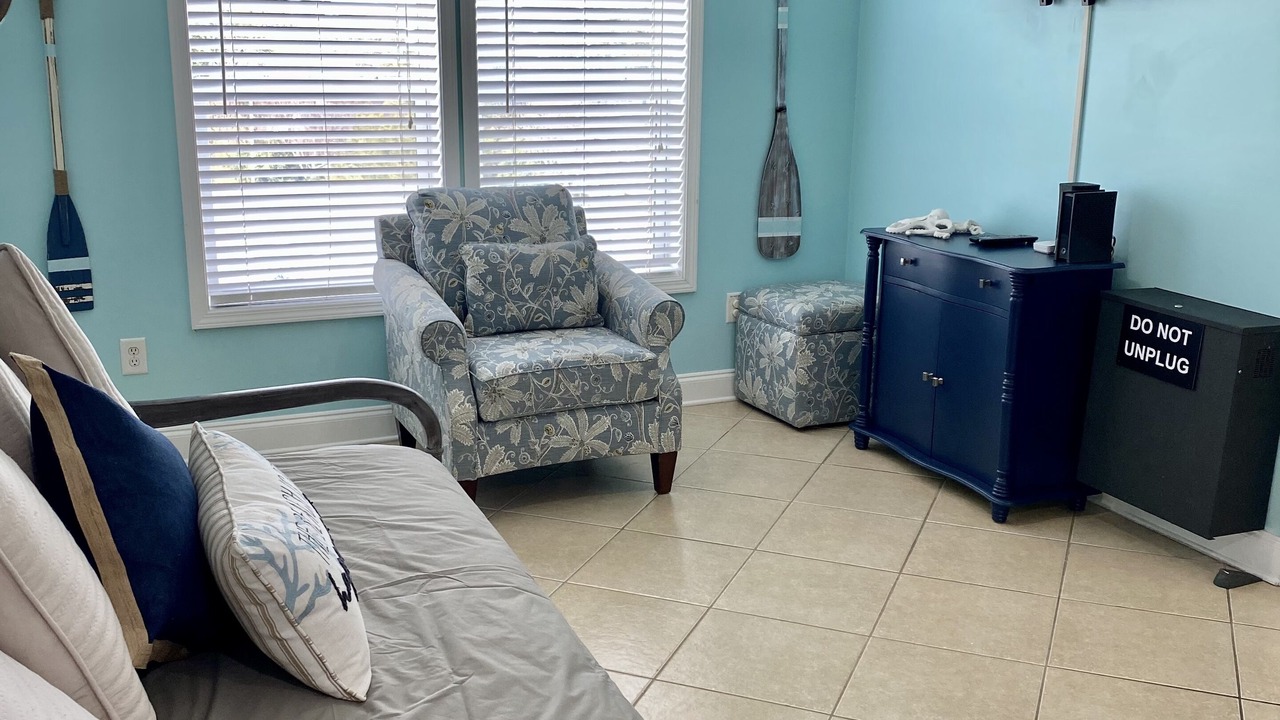 Photo of Livingroom in Crescent Beach