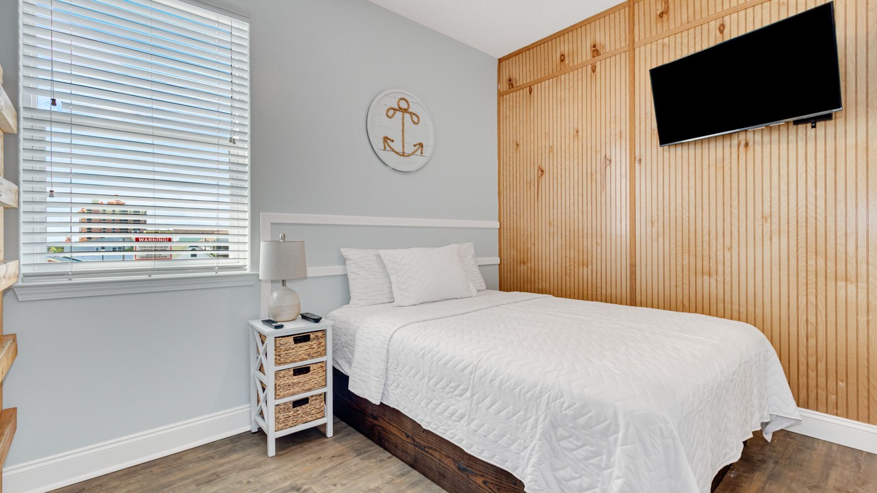 Photo of Bedroom in Cherry Grove Beach