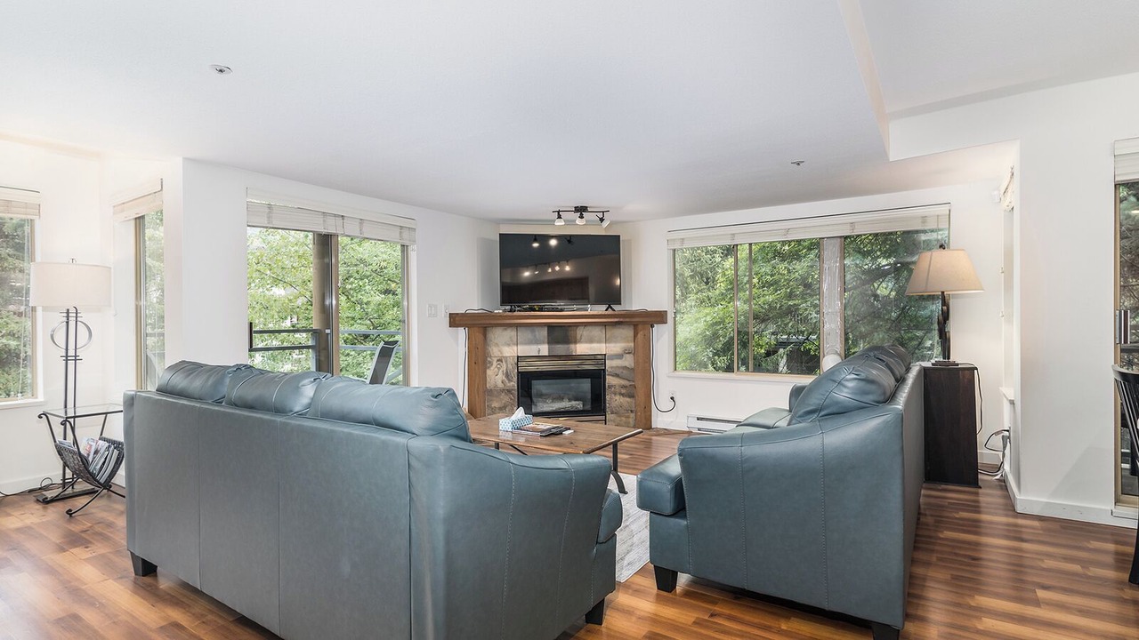 Photo of Livingroom in Whistler Cay Heights