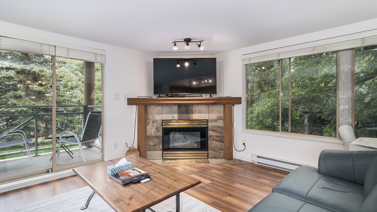 Photo of Livingroom in Whistler Cay Heights