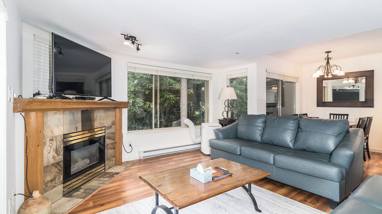 Photo of Livingroom in Whistler Cay Heights