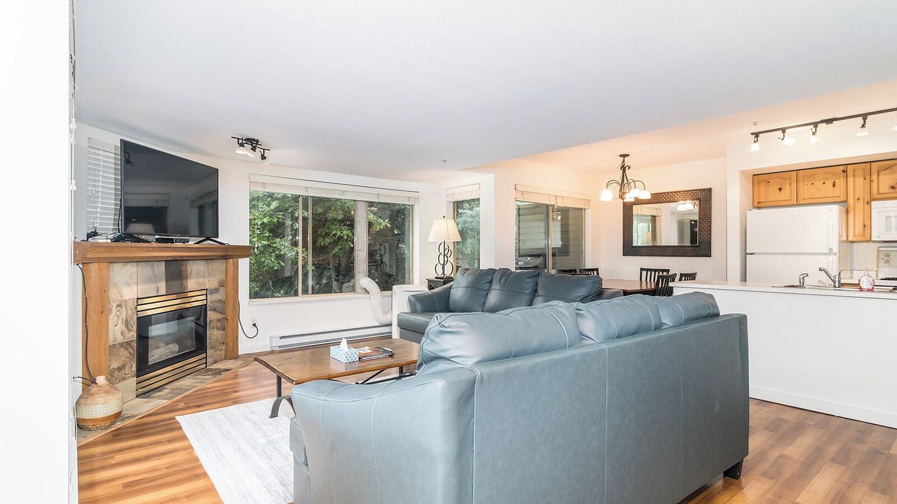 Photo of Livingroom in Whistler Cay Heights
