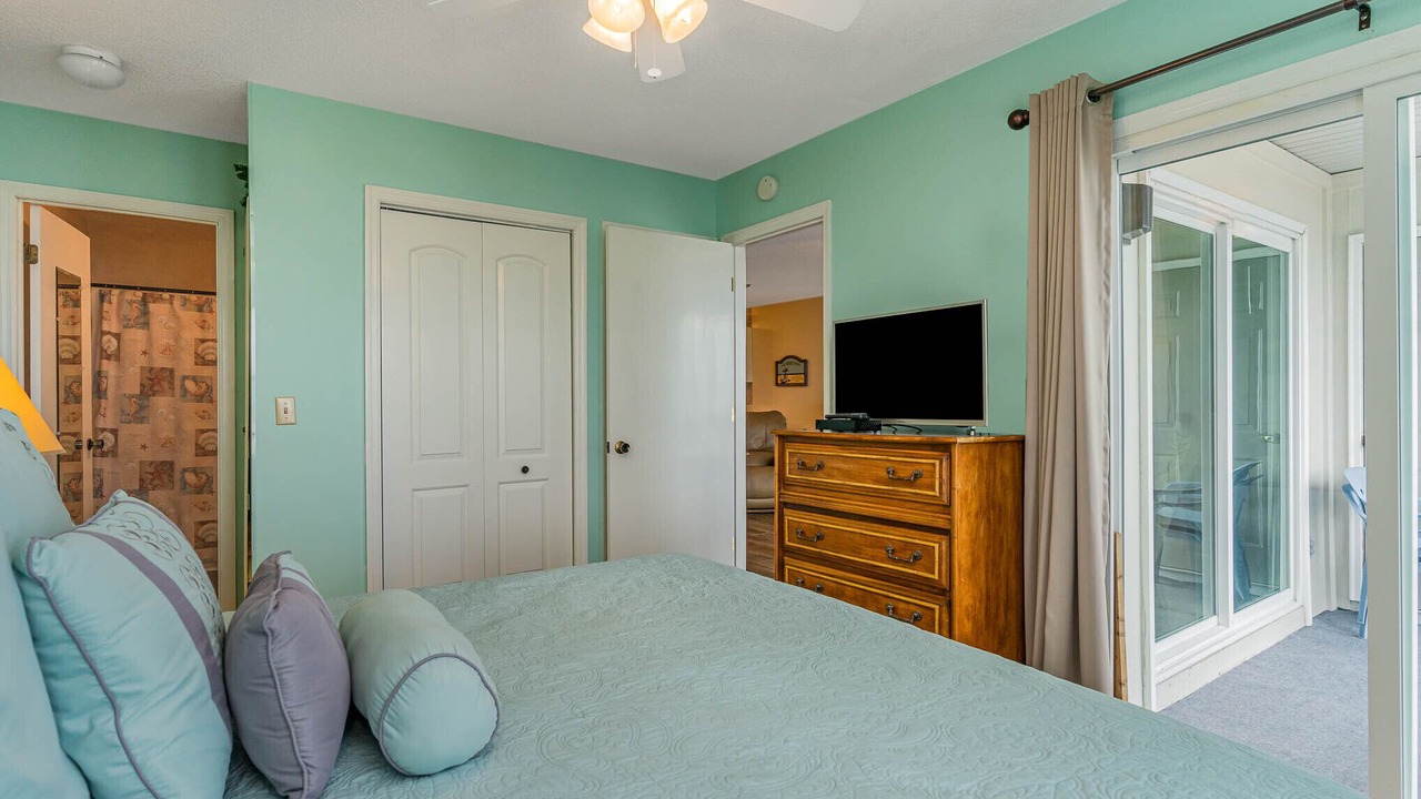 Photo of Bedroom in Cherry Grove Beach